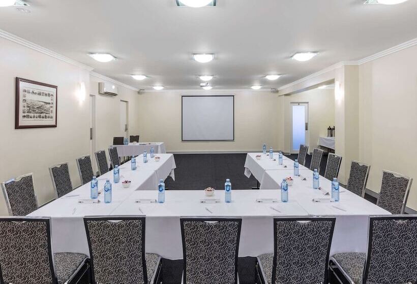 هتل Mercure Wagga Wagga