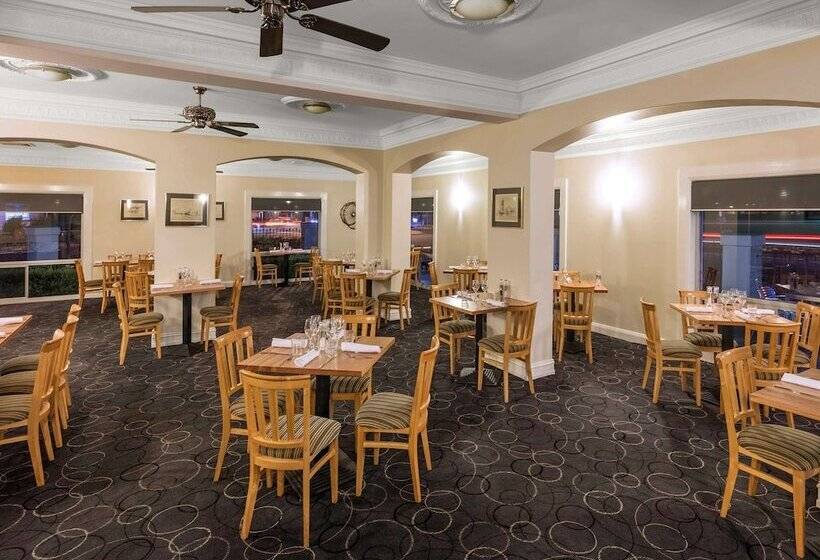 هتل Mercure Wagga Wagga