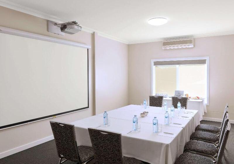 هتل Mercure Wagga Wagga