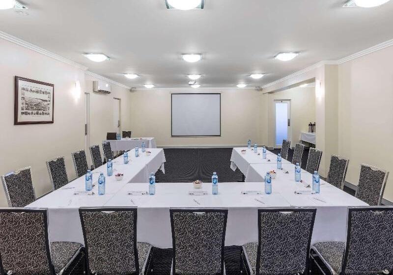 هتل Mercure Wagga Wagga