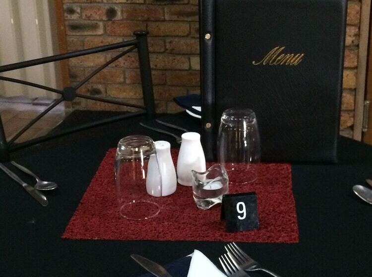 Отель Merino Motor Inn