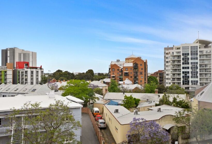 Metro Hotel Perth City