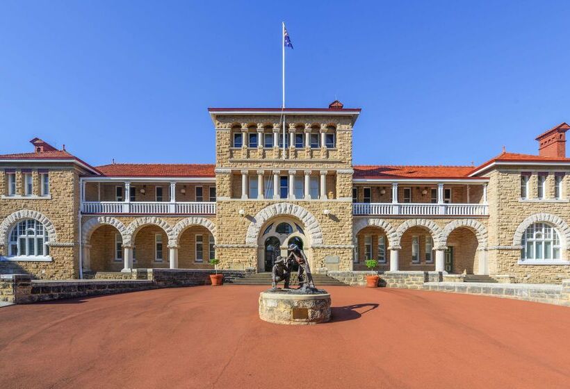 Metro Hotel Perth City