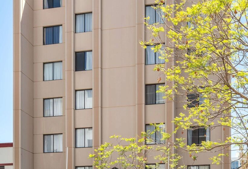 Metro Hotel Perth City