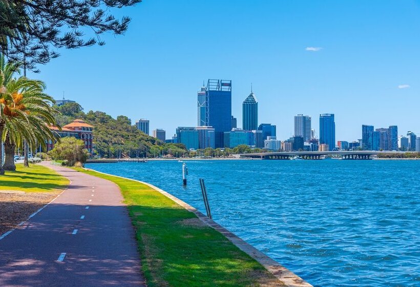 Metro Hotel Perth City