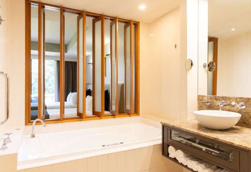 هتل Mindil Beach Casino Resort