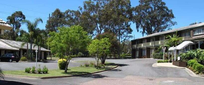 Отель Molly Morgan Motor Inn