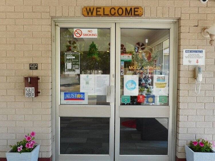 فندق Molly Morgan Motor Inn