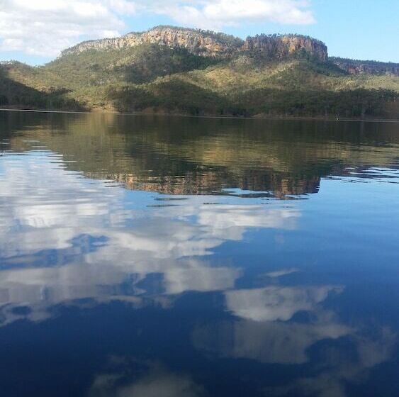 ホテル Monto Colonial Motor Inn