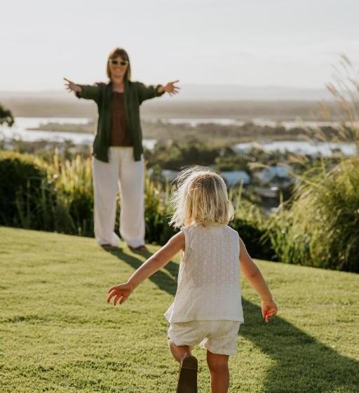 Отель Noosa Crest Resort