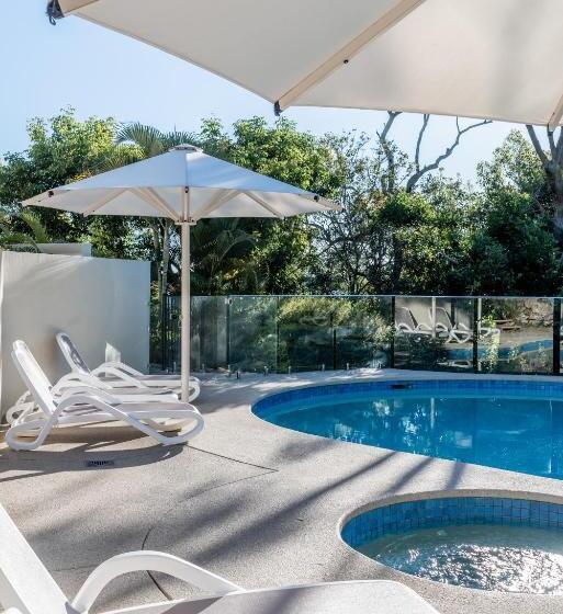 هتل Noosa Crest Resort