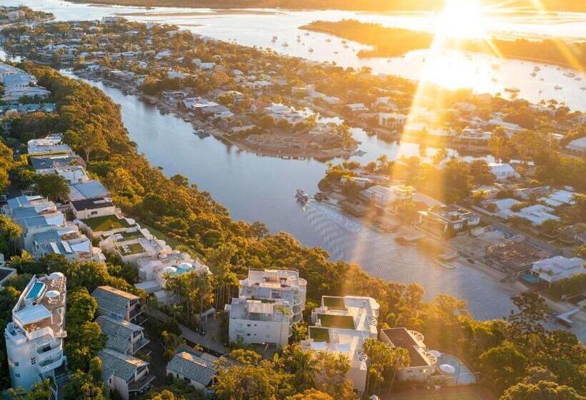 Отель Noosa Crest Resort