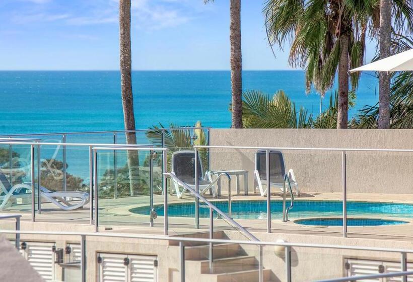 هتل Noosa Crest Resort