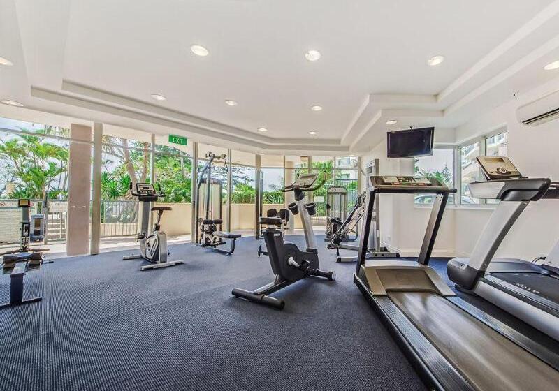 هتل Oceana On Broadbeach