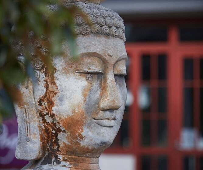 Отель Pagoda Resort & Spa