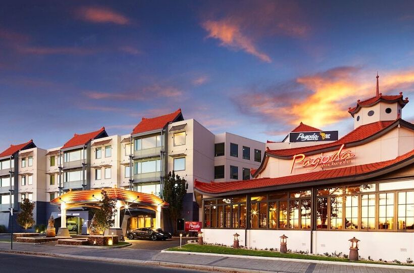 Отель Pagoda Resort & Spa