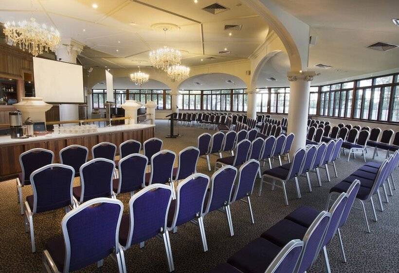 Отель Pagoda Resort & Spa