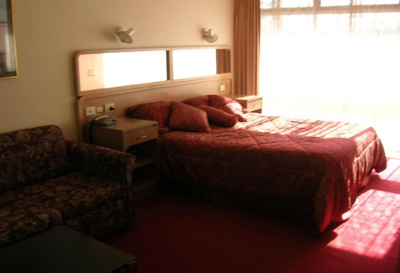 Отель Peninsula Motor Inn