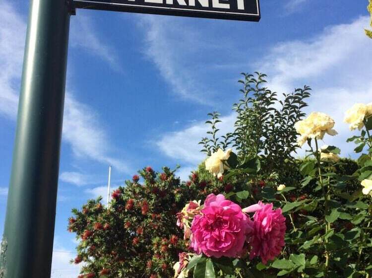 בית מלון כפרי Peter Allen Motor Inn