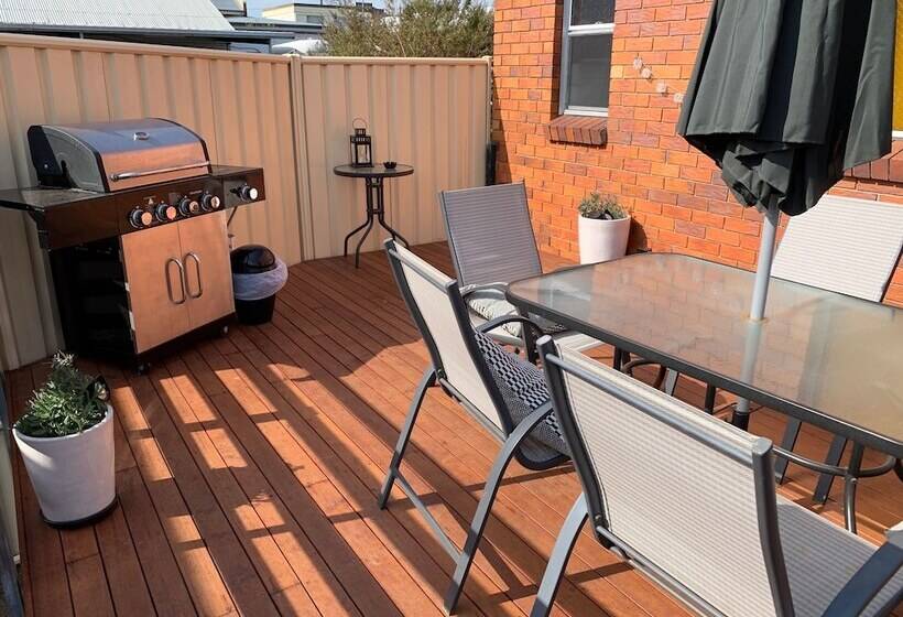 בית מלון כפרי Peter Allen Motor Inn