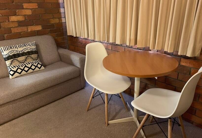 בית מלון כפרי Peter Allen Motor Inn