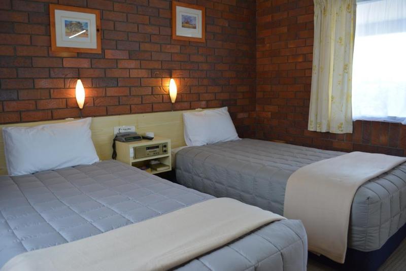 בית מלון כפרי Peter Allen Motor Inn