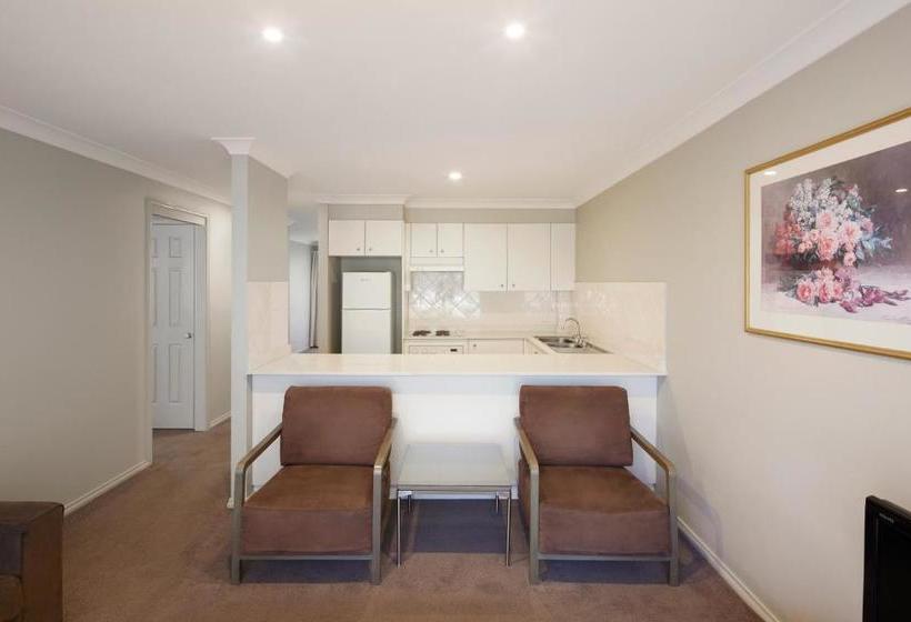 هتل Pinnacle Apartments