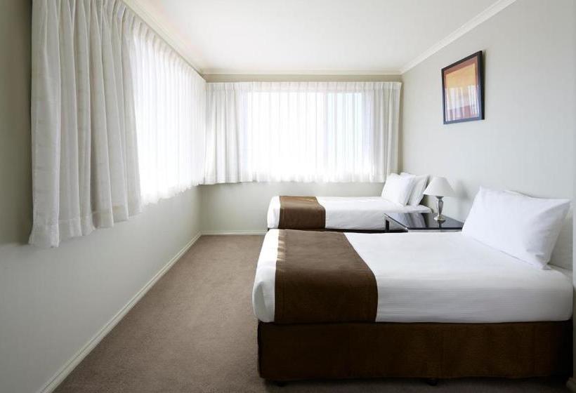 هتل Pinnacle Apartments