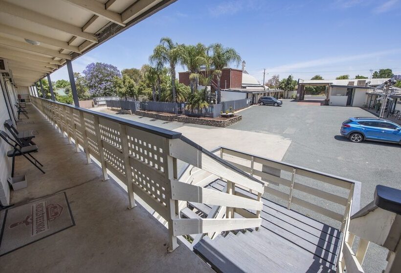 호텔 Pioneer Station Motor Inn