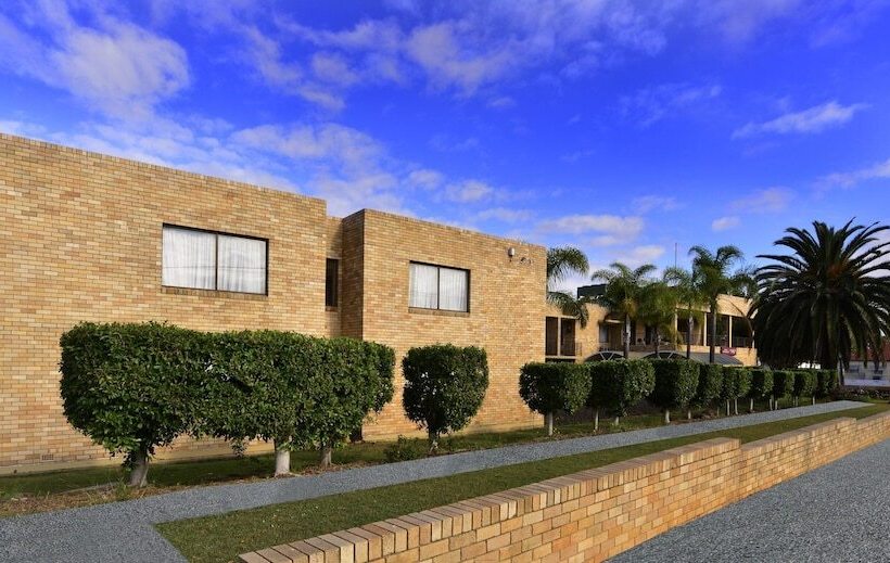 בית מלון כפרי Ryde Inn