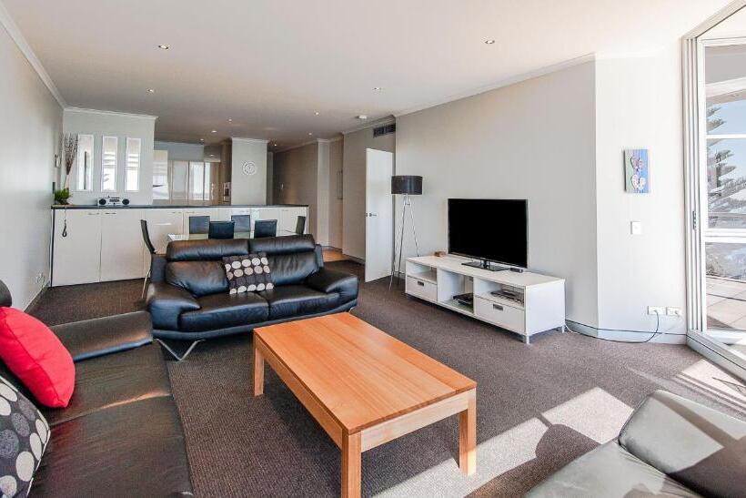 فندق Sandcastle Apartments