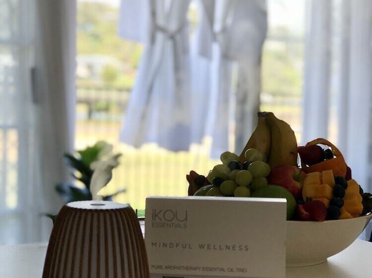 בית מלון כפרי The Clan Terrigal