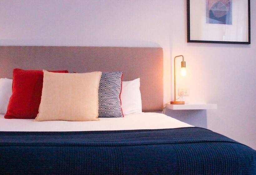 בית מלון כפרי The Clan Terrigal