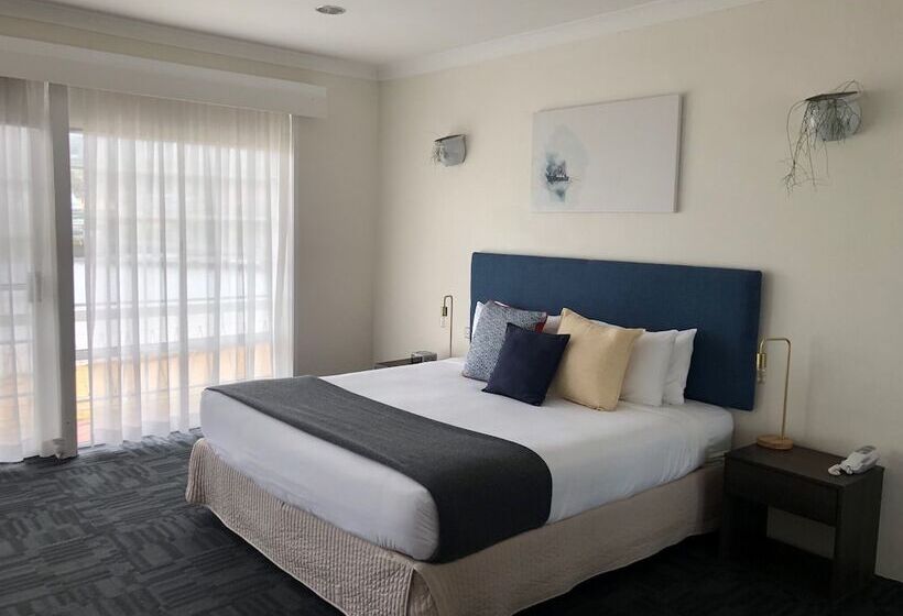 בית מלון כפרי The Clan Terrigal