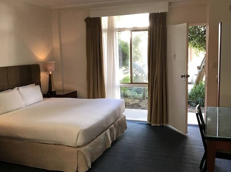 בית מלון כפרי The Clan Terrigal