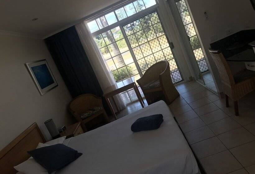 בית מלון כפרי The Clan Terrigal