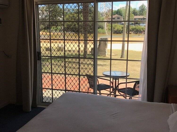 בית מלון כפרי The Clan Terrigal