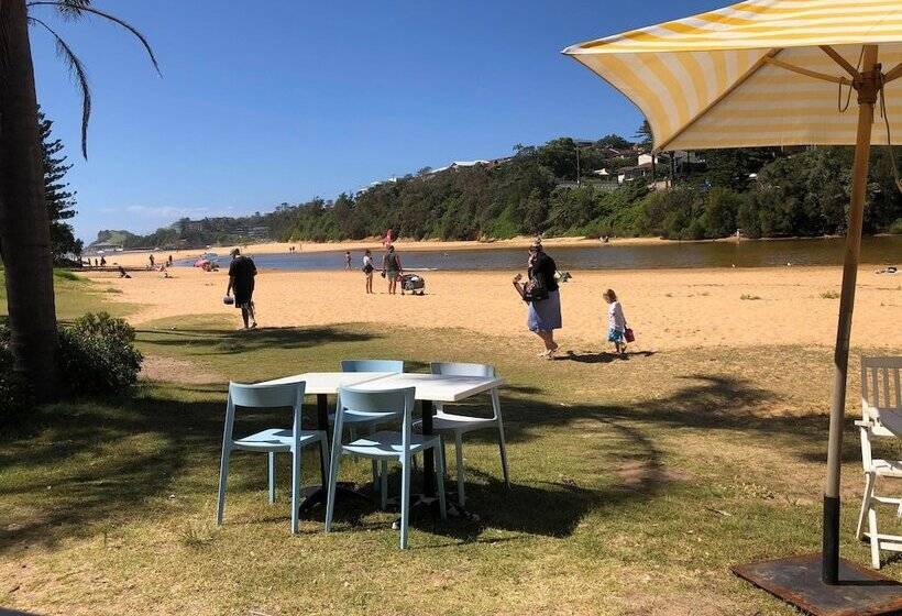 בית מלון כפרי The Clan Terrigal