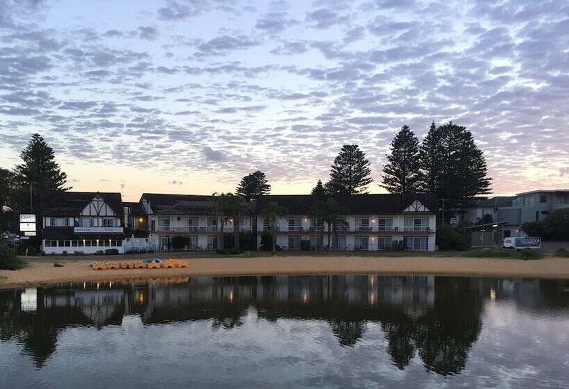 בית מלון כפרי The Clan Terrigal