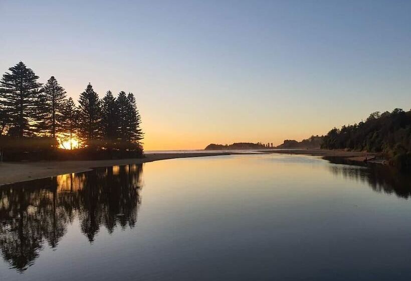 בית מלון כפרי The Clan Terrigal