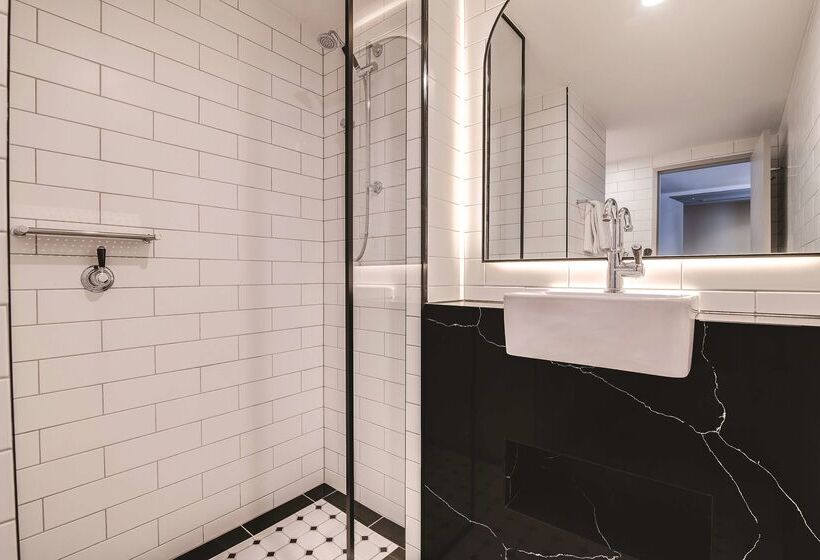 The Savoy Hotel On Little Collins Melbourne