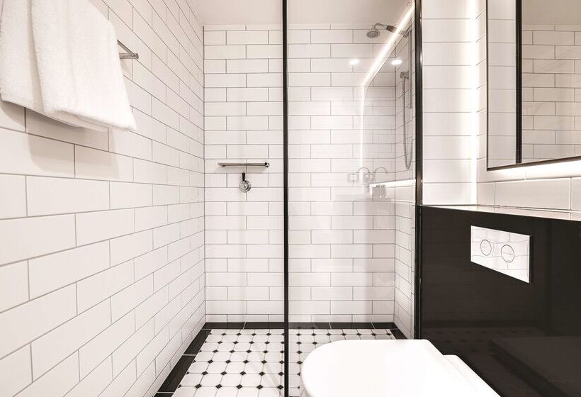 The Savoy Hotel On Little Collins Melbourne