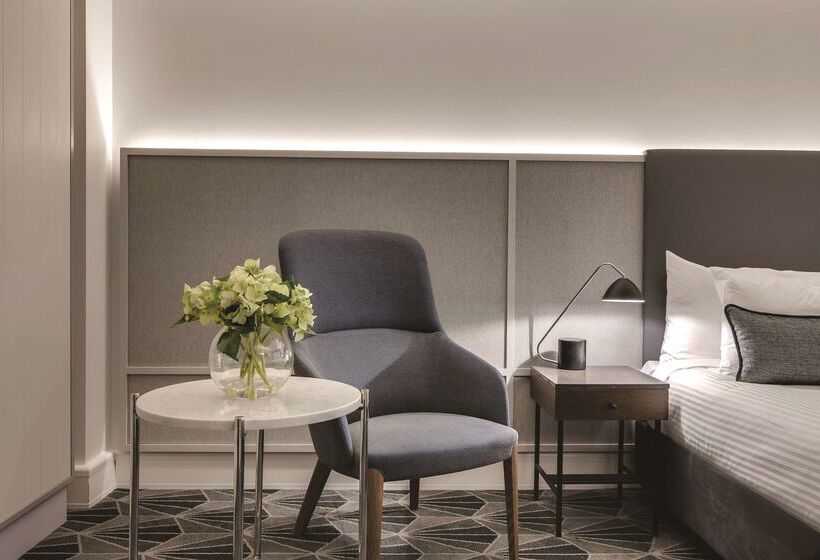 The Savoy Hotel On Little Collins Melbourne