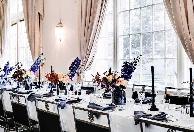 The Savoy Hotel On Little Collins Melbourne