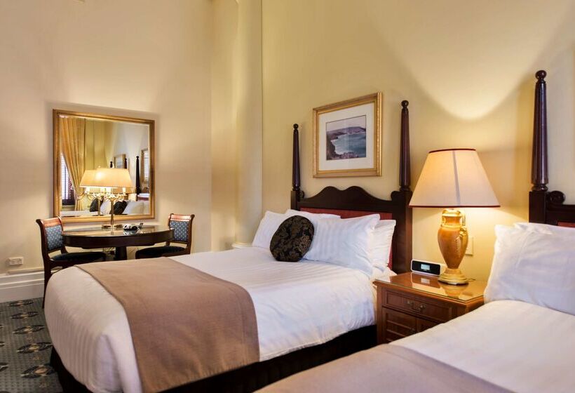 هتل Treasury Brisbane