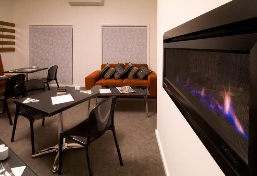 Отель Warragul Views Motor Inn