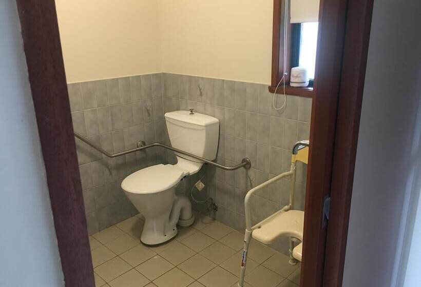 Отель Warragul Views Motor Inn