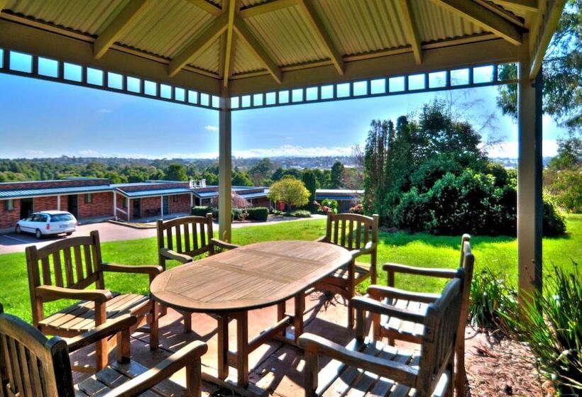 Отель Warragul Views Motor Inn