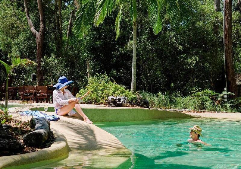 Kingfisher Bay Resort