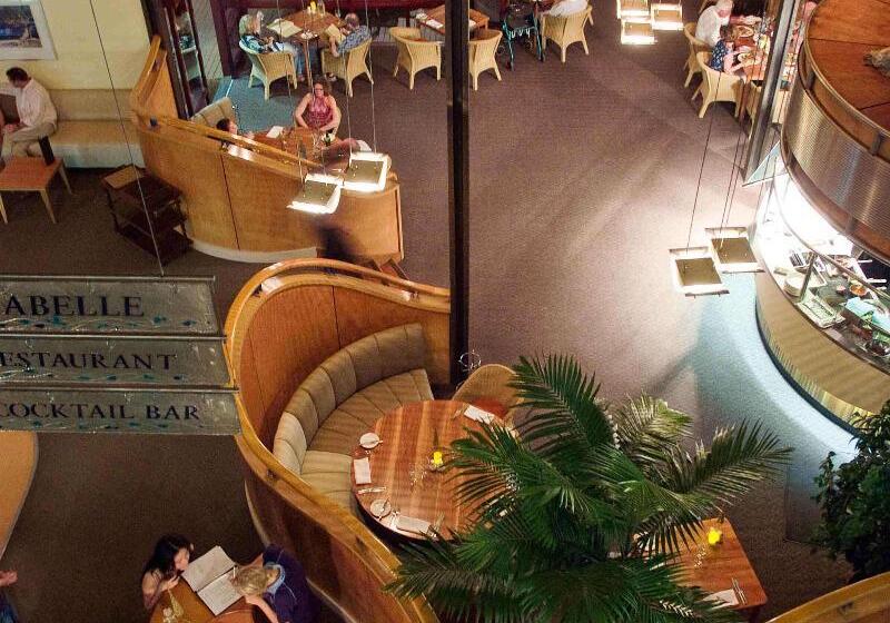 Kingfisher Bay Resort